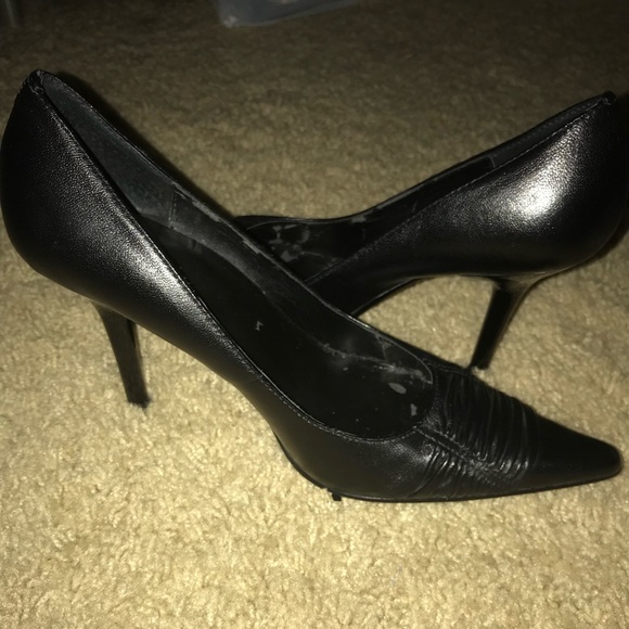 guess stiletto pumps